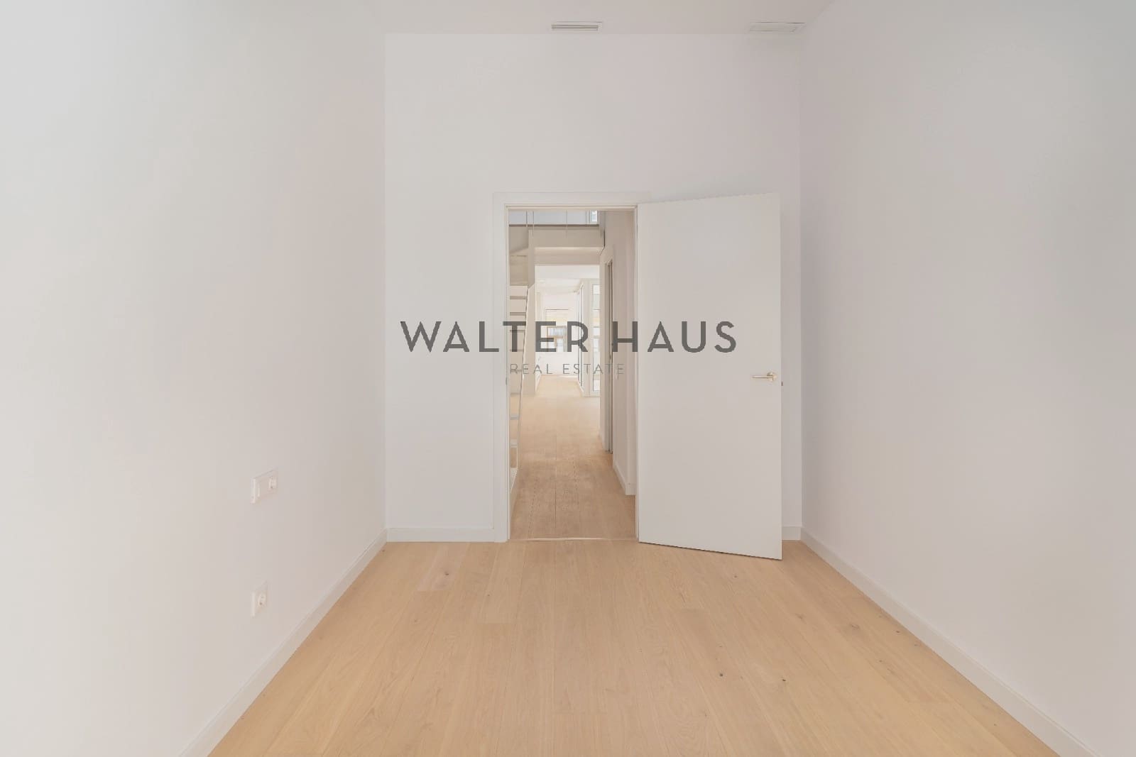 3 soveværelse Penthouse til salg i Barcelona by - € 890.000 (Ref: 9035642)