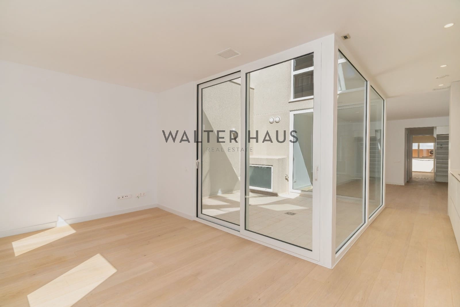 3 soveværelse Penthouse til salg i Barcelona by - € 890.000 (Ref: 9035642)