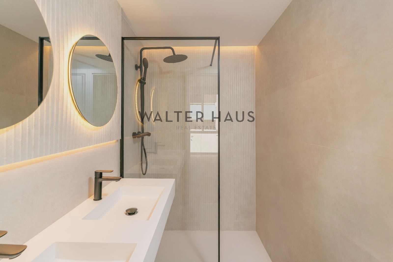 3 soveværelse Penthouse til salg i Barcelona by - € 890.000 (Ref: 9035642)