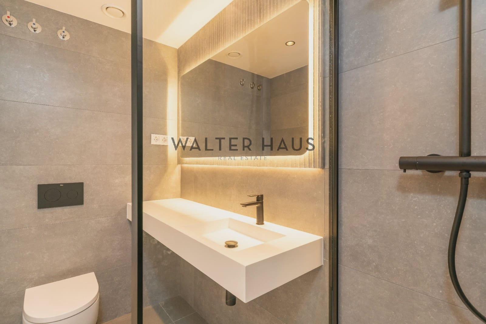 3 soveværelse Penthouse til salg i Barcelona by - € 890.000 (Ref: 9035642)