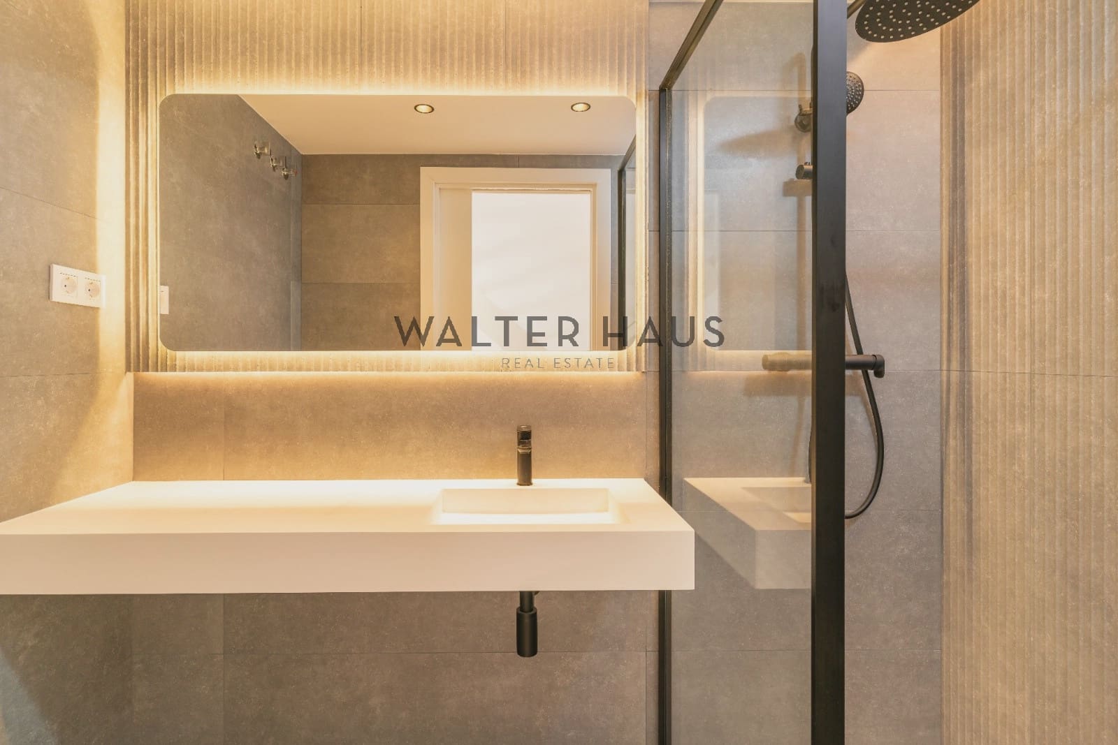 3 soveværelse Penthouse til salg i Barcelona by - € 890.000 (Ref: 9035642)