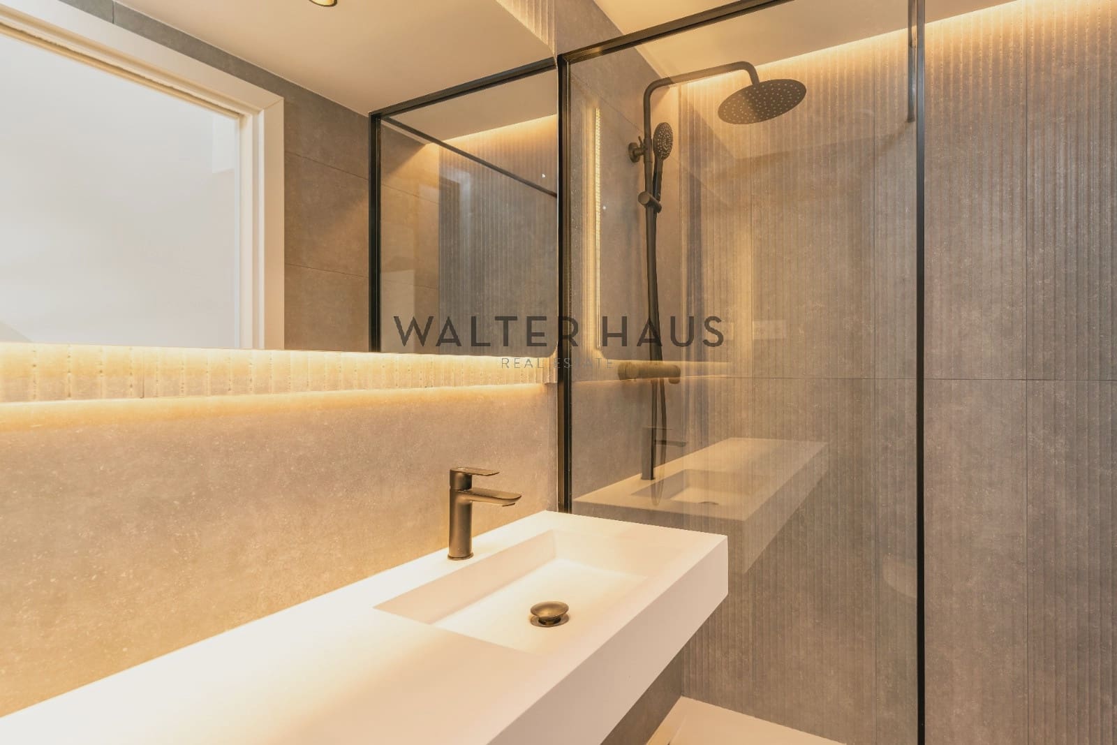 3 soveværelse Penthouse til salg i Barcelona by - € 890.000 (Ref: 9035642)