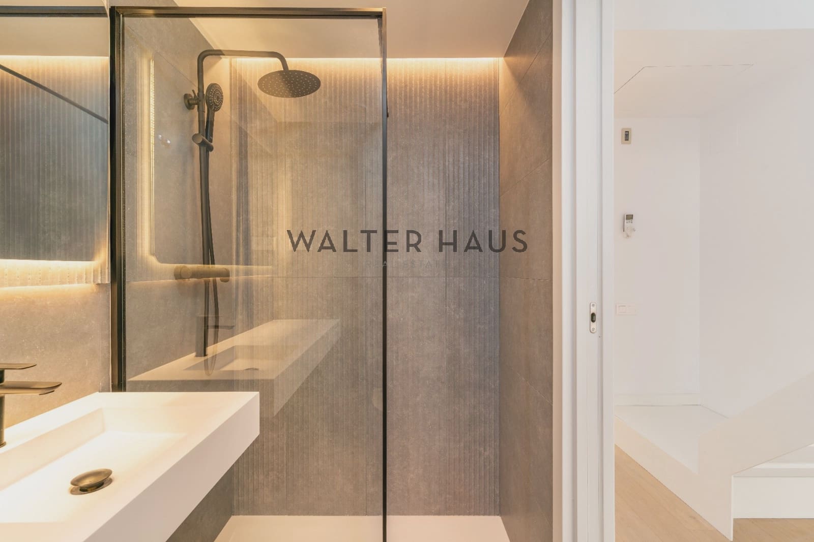 3 soveværelse Penthouse til salg i Barcelona by - € 890.000 (Ref: 9035642)