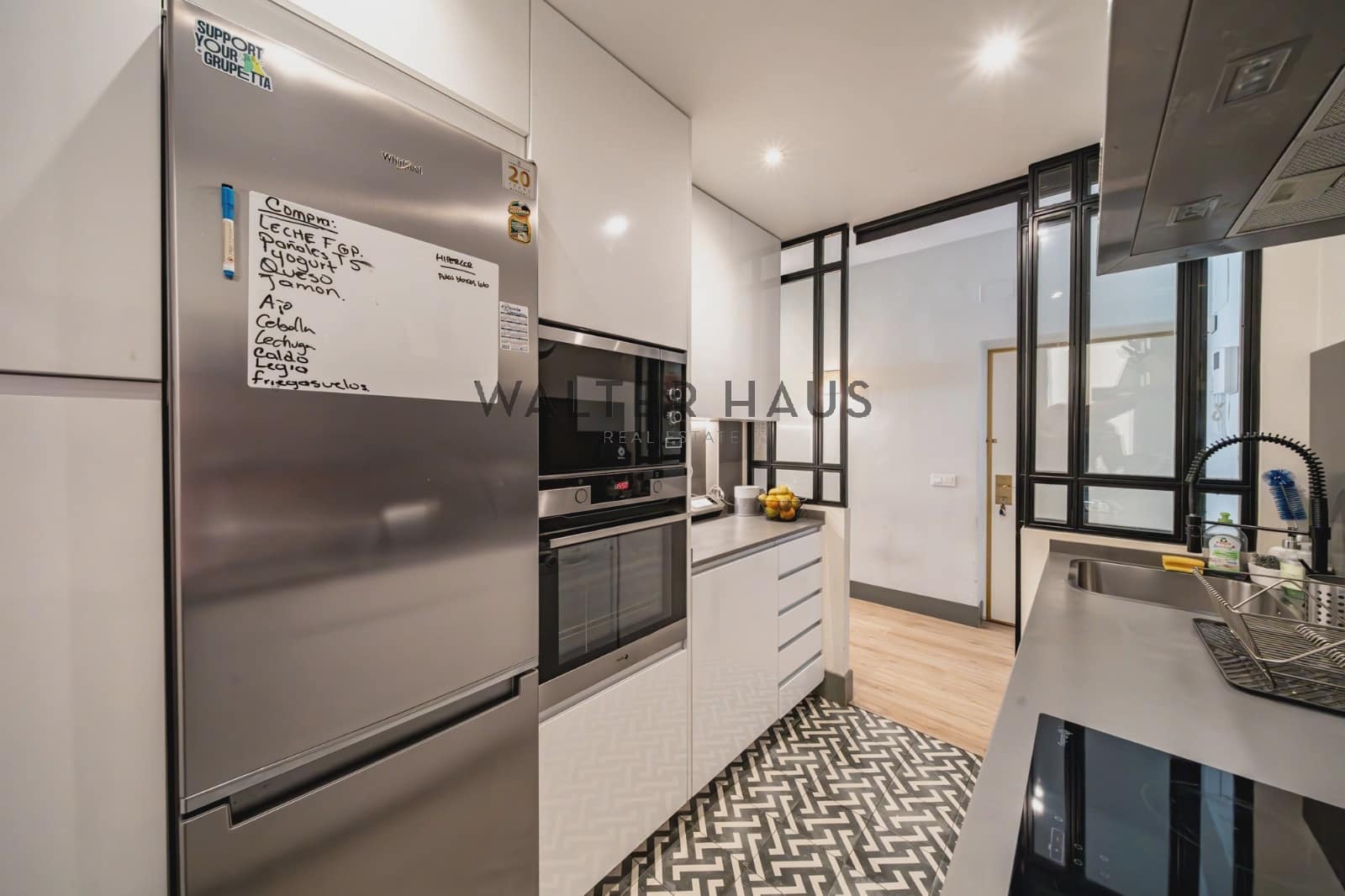 3 soveværelse Lejlighed til salg i Madrid by - € 1.195.000 (Ref: 9036081)