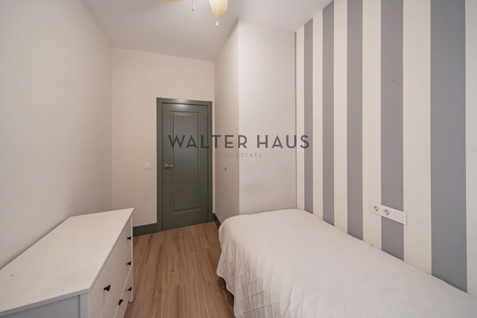 3 soveværelse Lejlighed til salg i Madrid by - € 1.195.000 (Ref: 9036081)