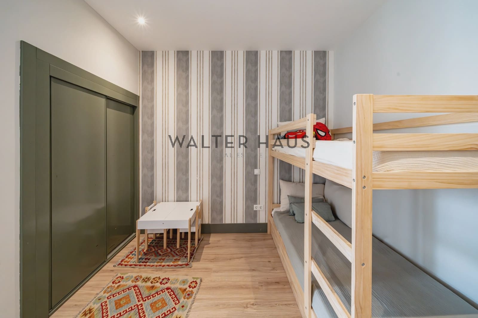 3 soveværelse Lejlighed til salg i Madrid by - € 1.195.000 (Ref: 9036081)