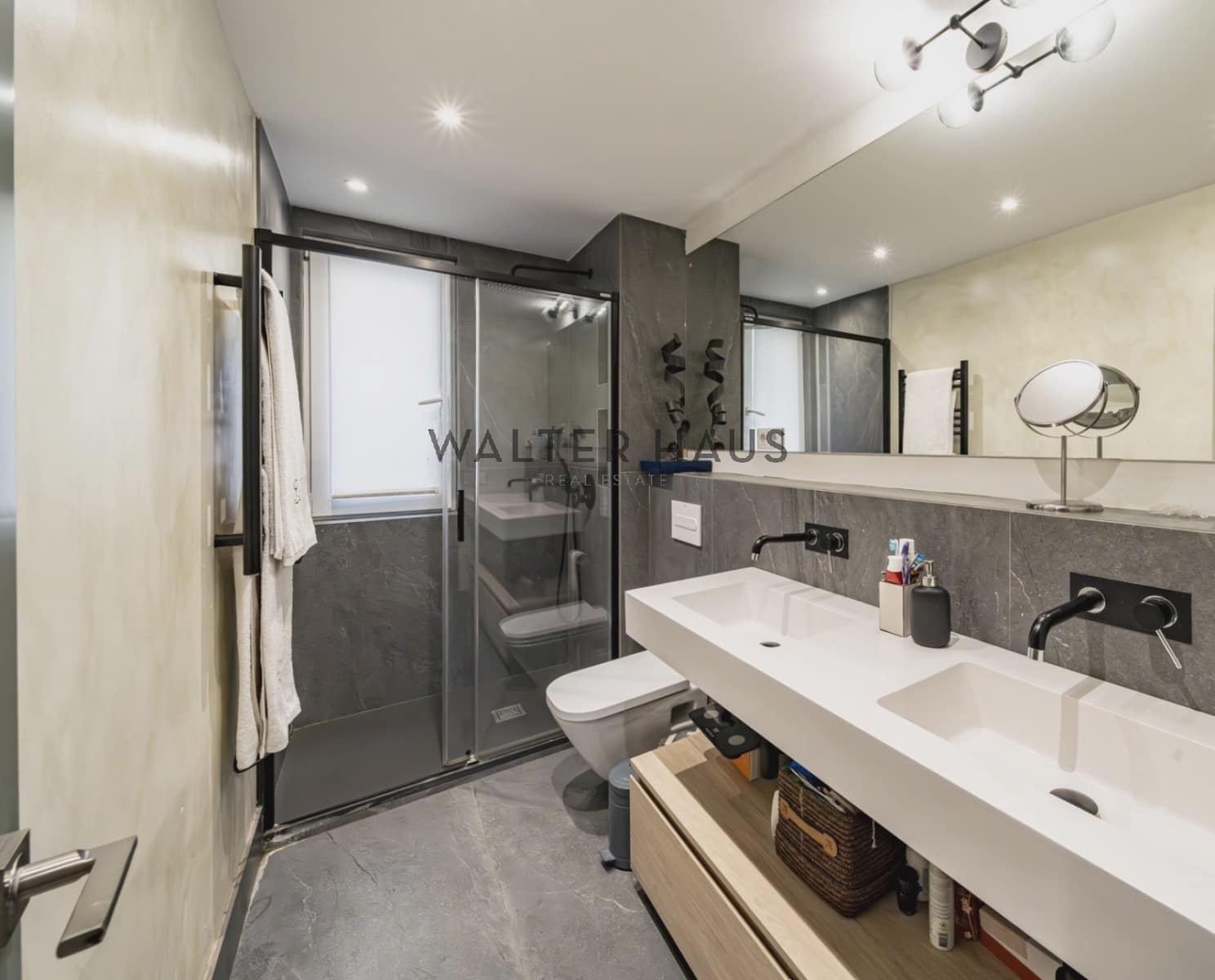 3 soveværelse Lejlighed til salg i Madrid by - € 1.195.000 (Ref: 9036081)