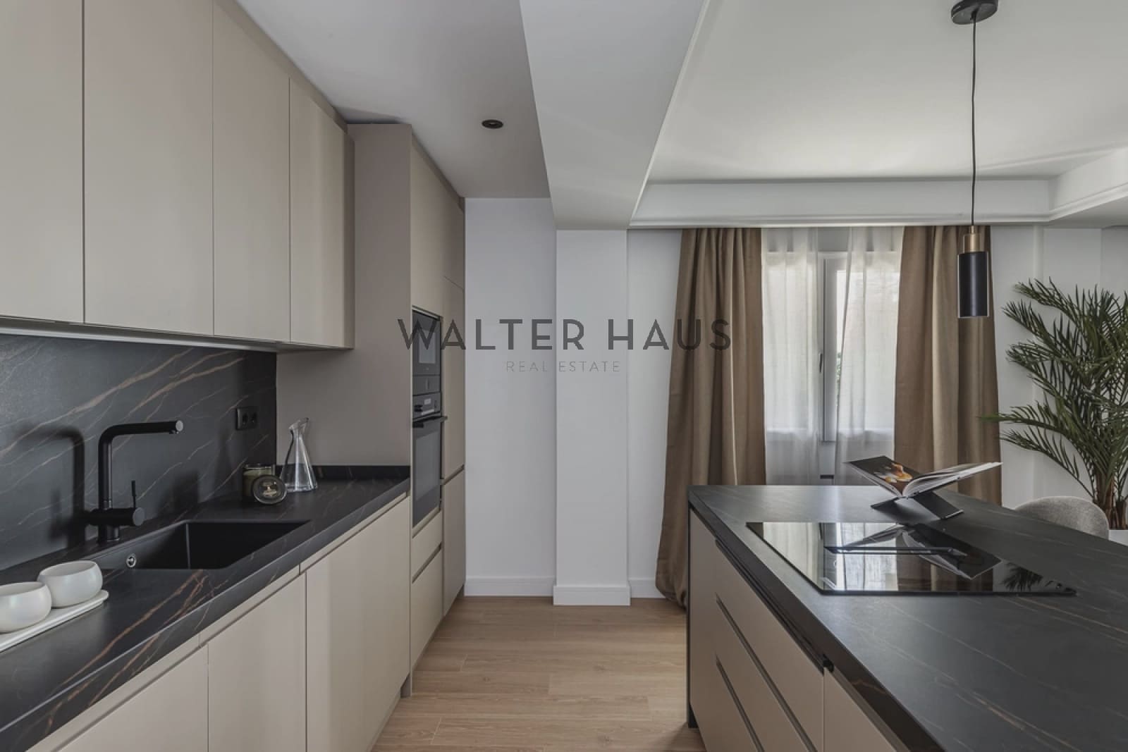 3 soveværelse Lejlighed til salg i Madrid by - € 1.390.000 (Ref: 9050145)