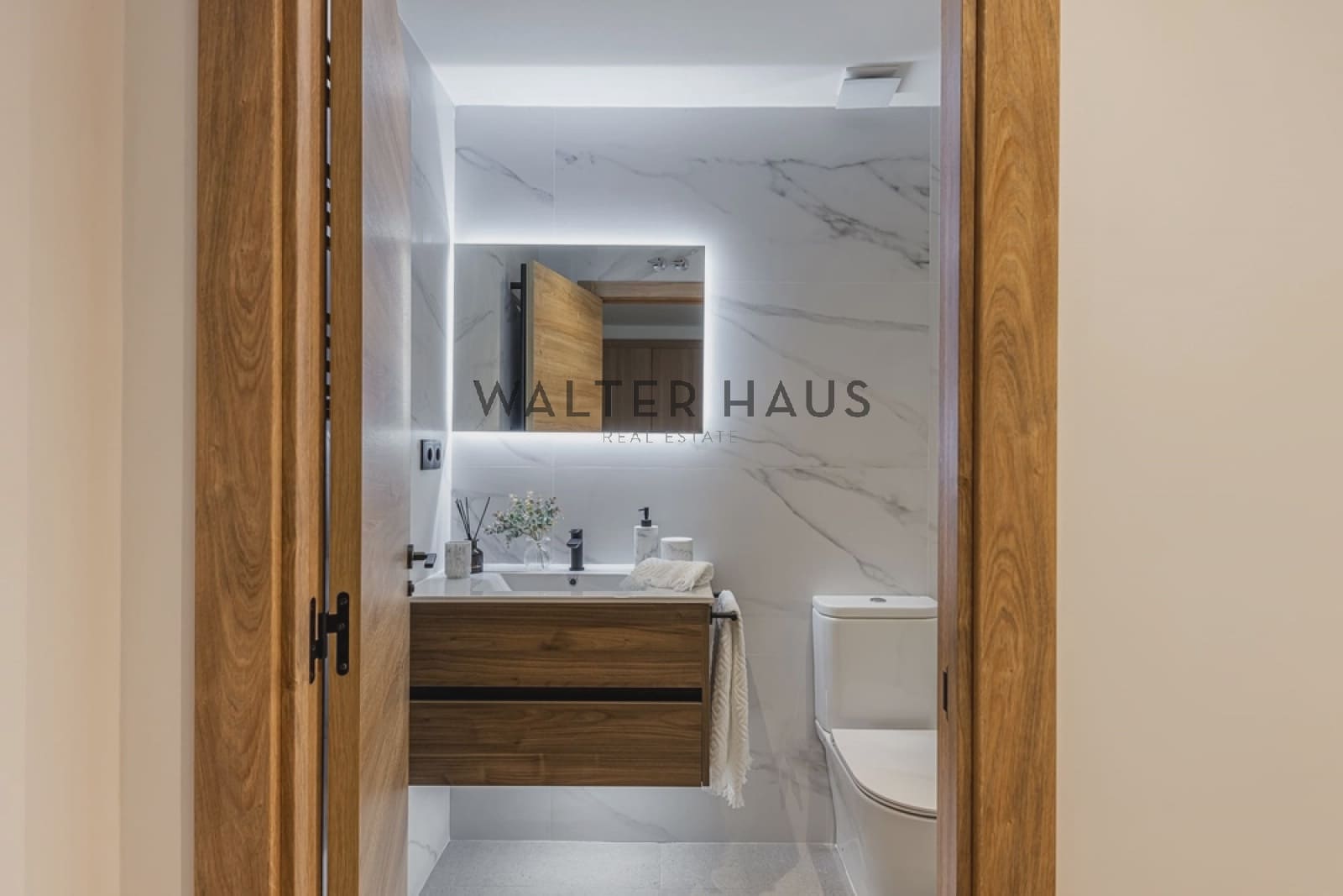 3 soveværelse Lejlighed til salg i Madrid by - € 1.390.000 (Ref: 9050145)