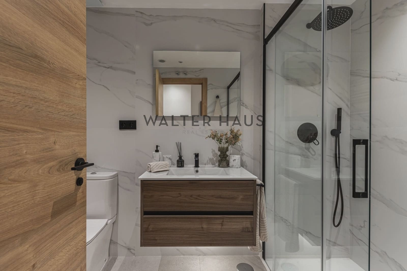 3 soveværelse Lejlighed til salg i Madrid by - € 1.390.000 (Ref: 9050145)