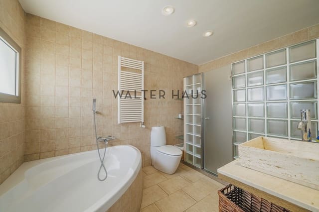 4 bedroom Villa for sale in Calonge i Sant Antoni with pool - € 995,000 (Ref: 9050146)