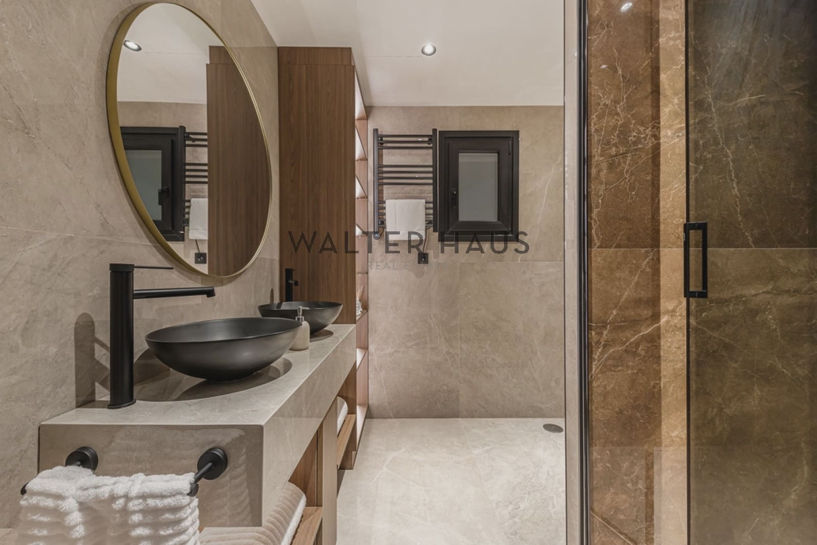 3 soveværelse Lejlighed til salg i Madrid by - € 1.900.000 (Ref: 9050460)