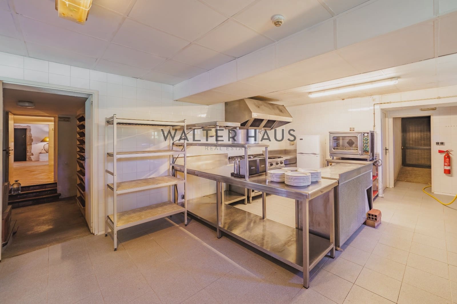 10 soverom Villa til salgs i Parlava med svømmebasseng - € 3 300 000 (Ref: 9058247)