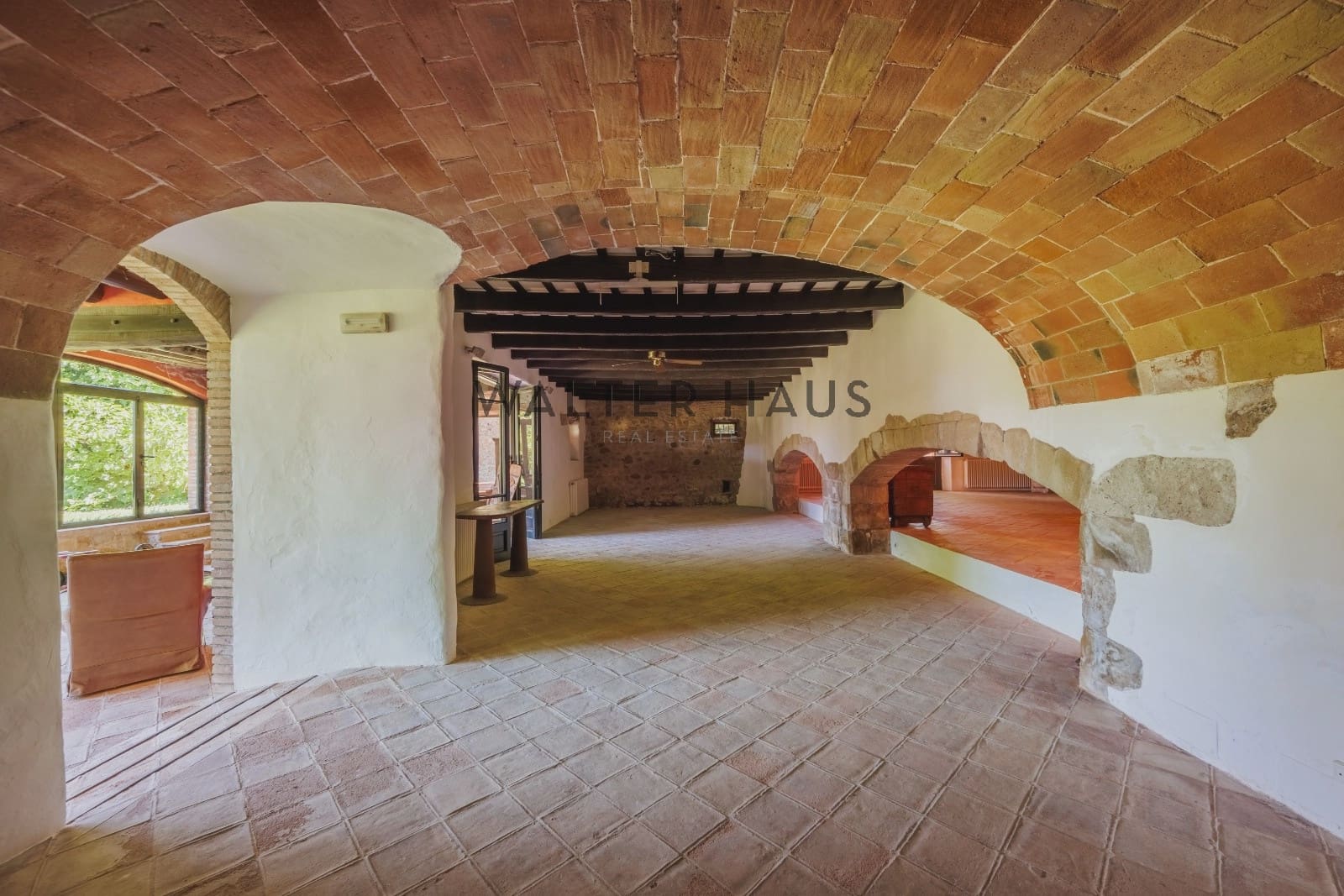 10 soverom Villa til salgs i Parlava med svømmebasseng - € 3 300 000 (Ref: 9058247)