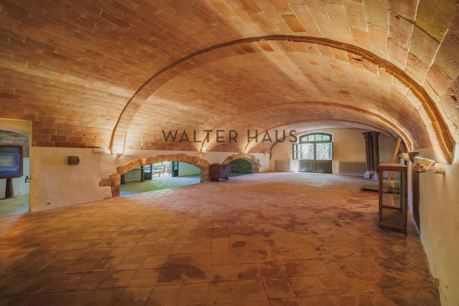 10 soverom Villa til salgs i Parlava med svømmebasseng - € 3 300 000 (Ref: 9058247)