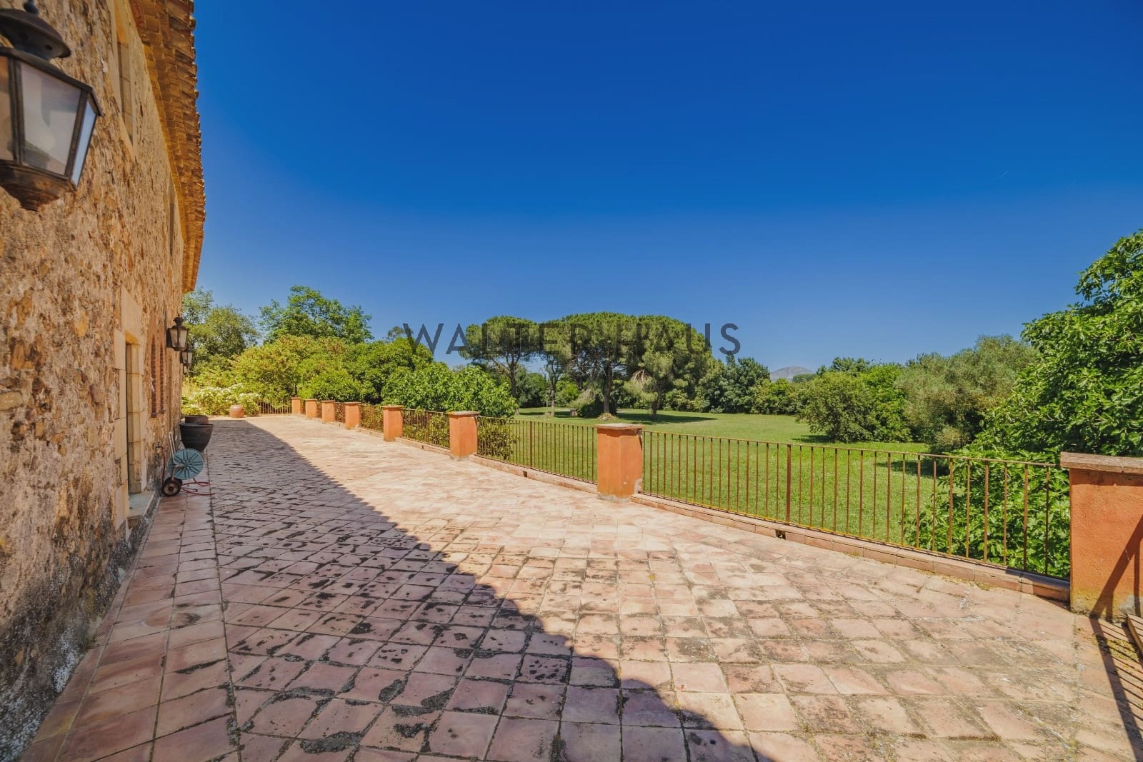 10 soverom Villa til salgs i Parlava med svømmebasseng - € 3 300 000 (Ref: 9058247)