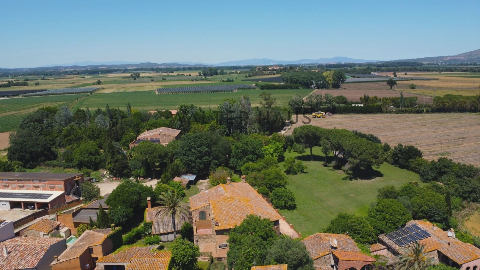 10 soverom Villa til salgs i Parlava med svømmebasseng - € 3 300 000 (Ref: 9058247)