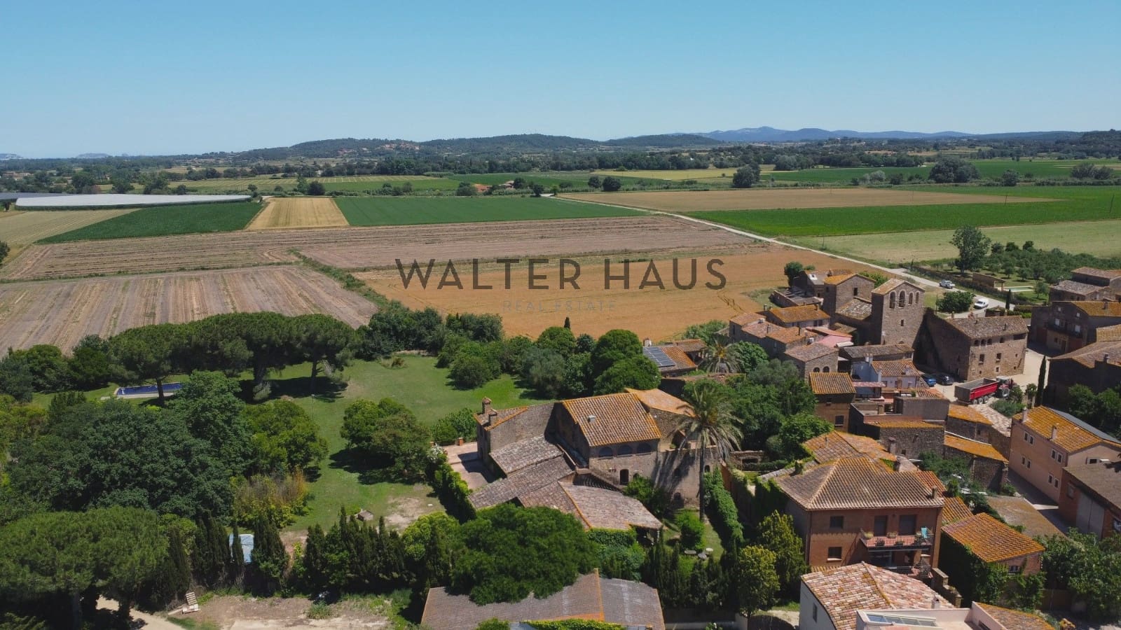 10 soverom Villa til salgs i Parlava med svømmebasseng - € 3 300 000 (Ref: 9058247)