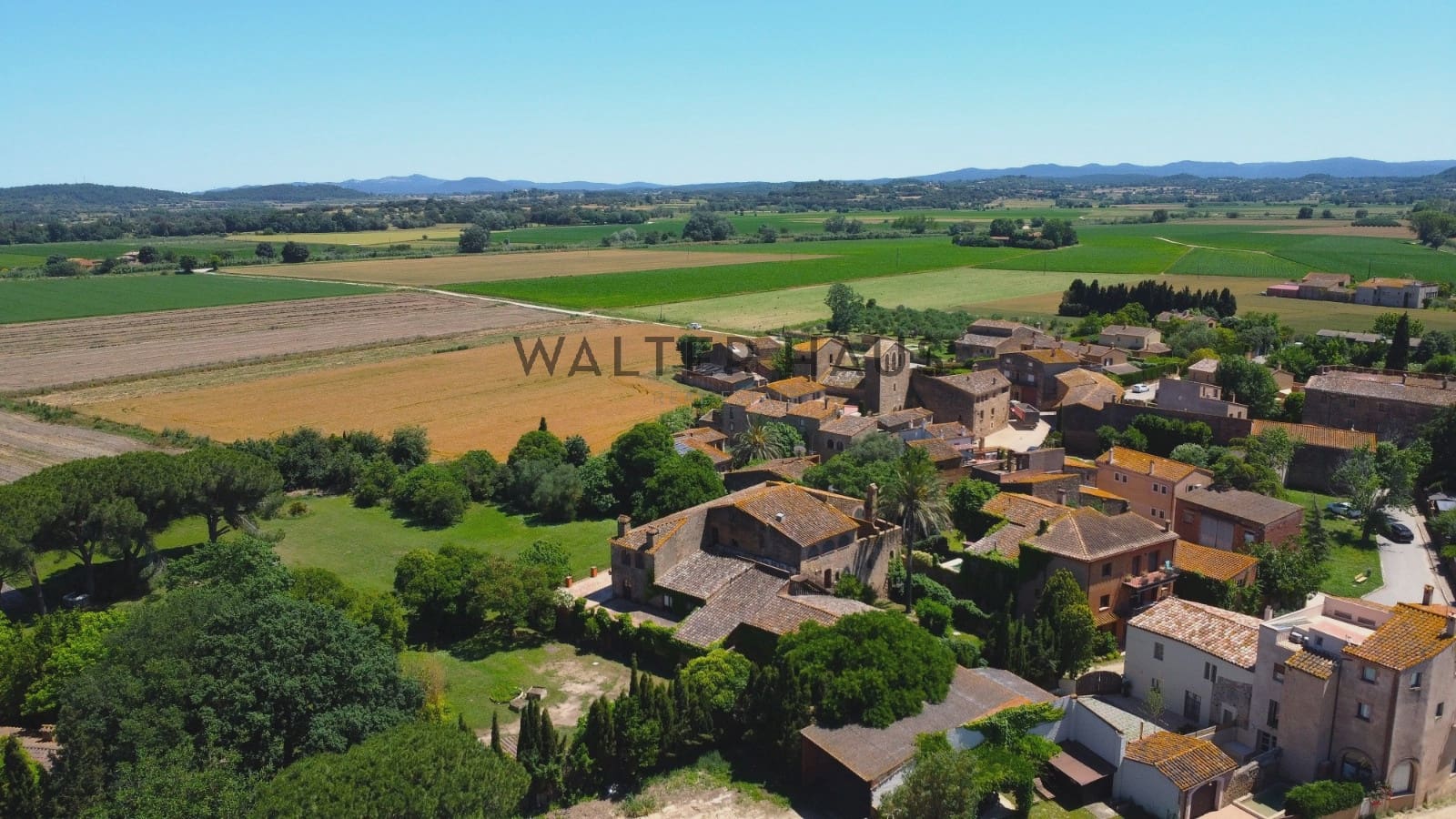 10 soverom Villa til salgs i Parlava med svømmebasseng - € 3 300 000 (Ref: 9058247)