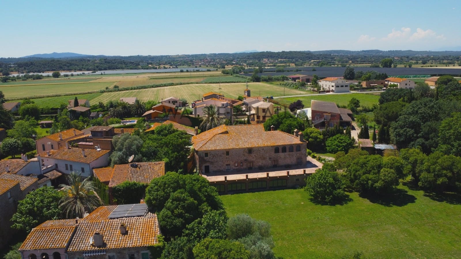 10 soverom Villa til salgs i Parlava med svømmebasseng - € 3 300 000 (Ref: 9058247)