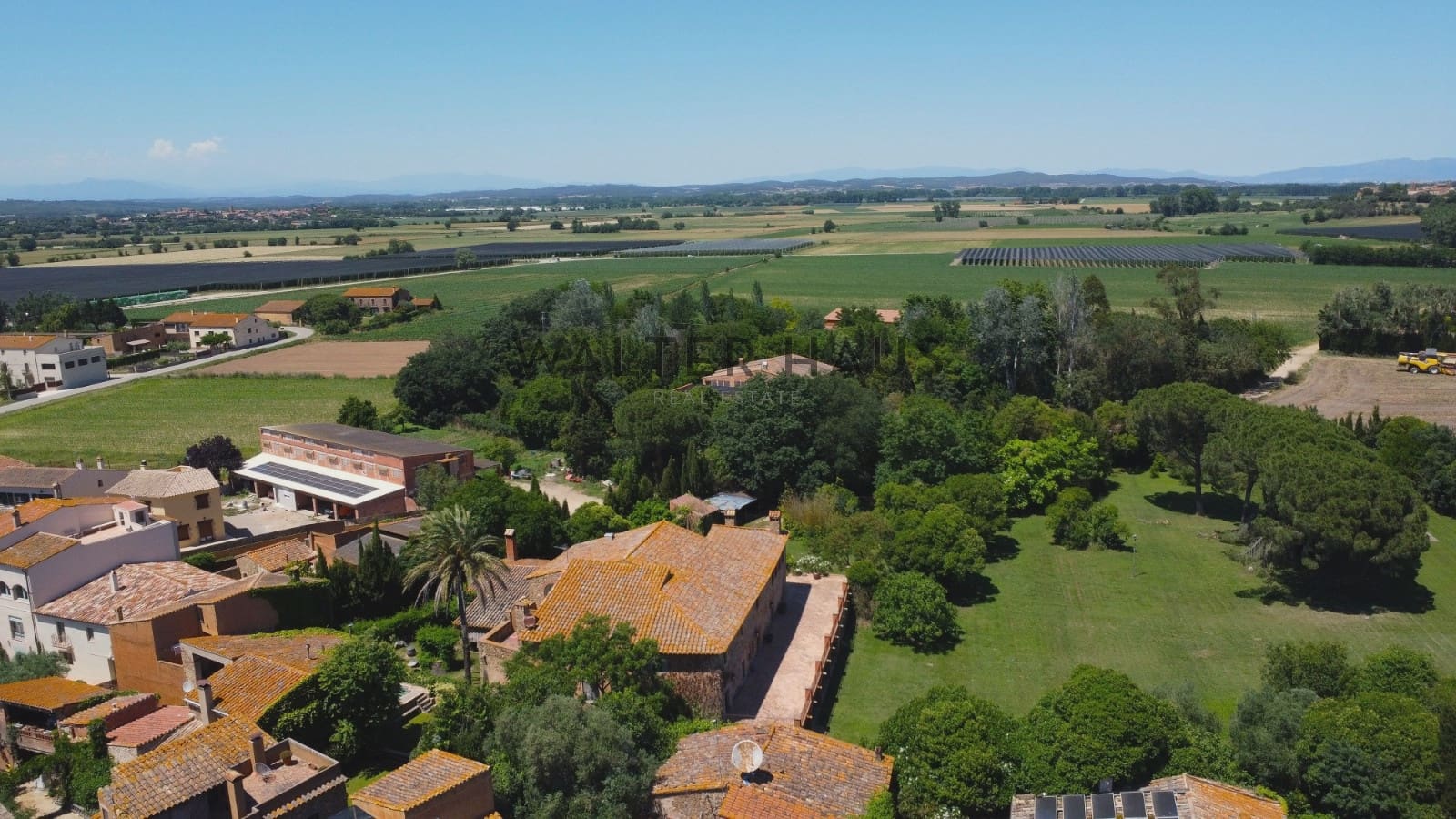 10 soverom Villa til salgs i Parlava med svømmebasseng - € 3 300 000 (Ref: 9058247)