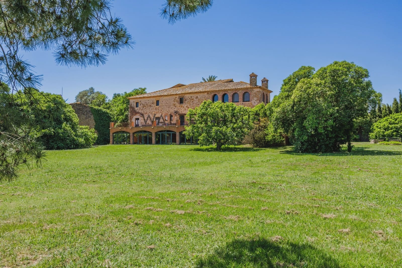 10 soverom Villa til salgs i Parlava med svømmebasseng - € 3 300 000 (Ref: 9058247)