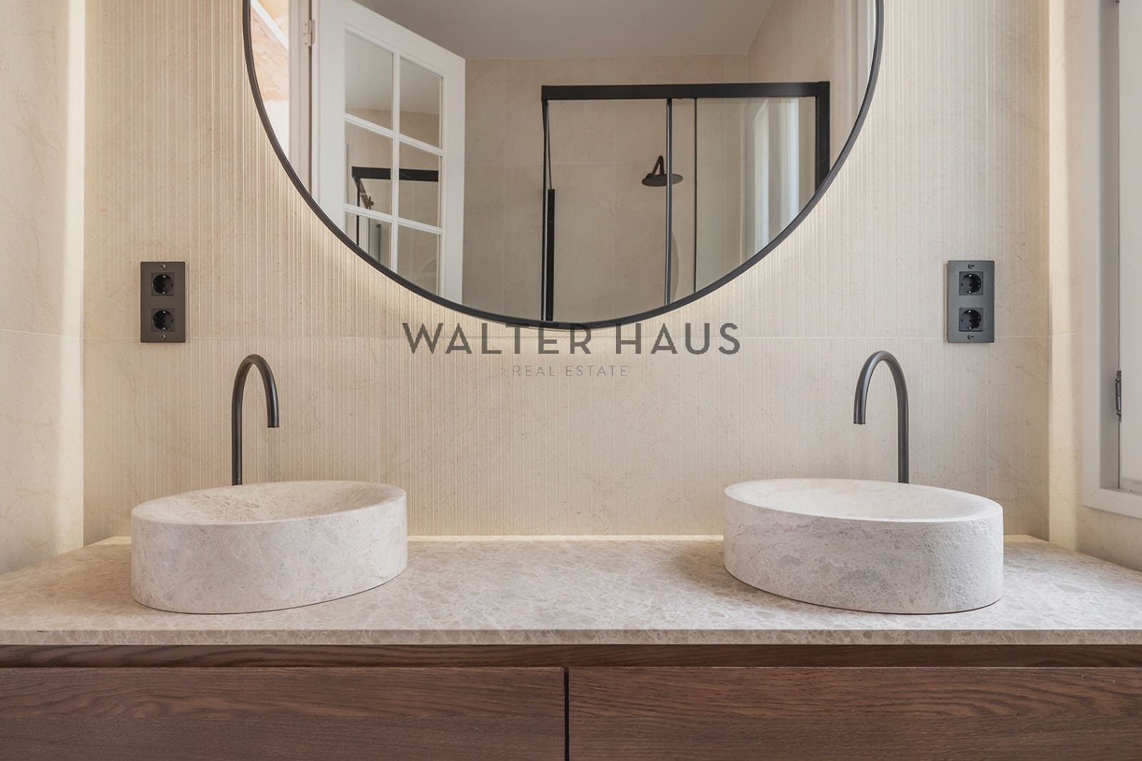 3 soveværelse Lejlighed til salg i Barcelona by - € 1.190.000 (Ref: 9058248)