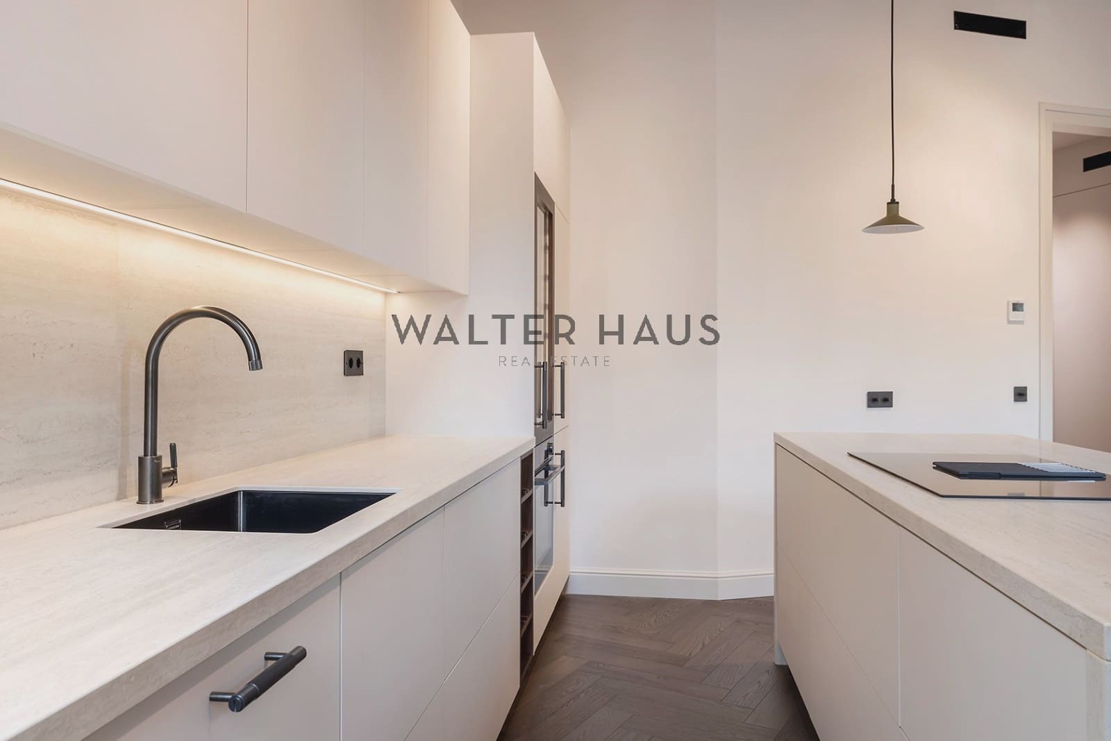 3 soveværelse Lejlighed til salg i Barcelona by - € 1.190.000 (Ref: 9058248)