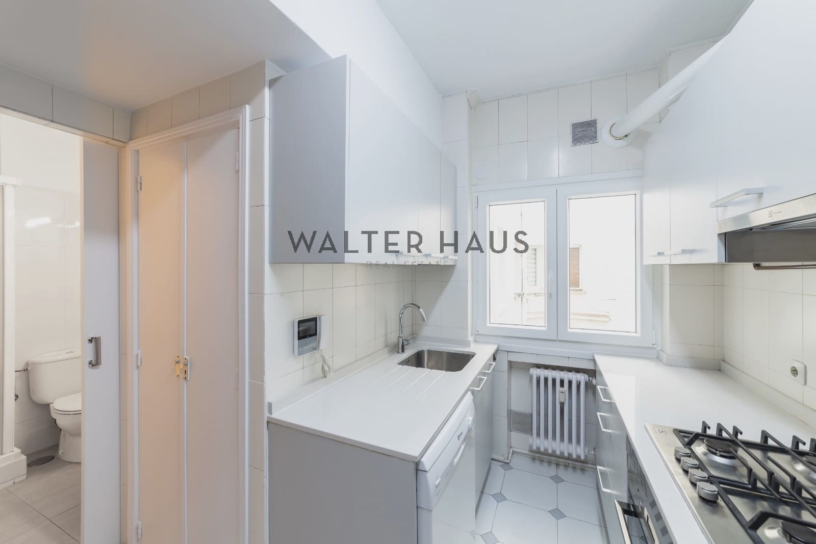 4 soveværelse Lejlighed til salg i Madrid by - € 965.000 (Ref: 9064713)