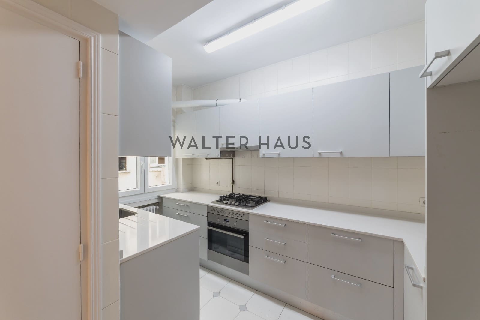 4 soveværelse Lejlighed til salg i Madrid by - € 965.000 (Ref: 9064713)