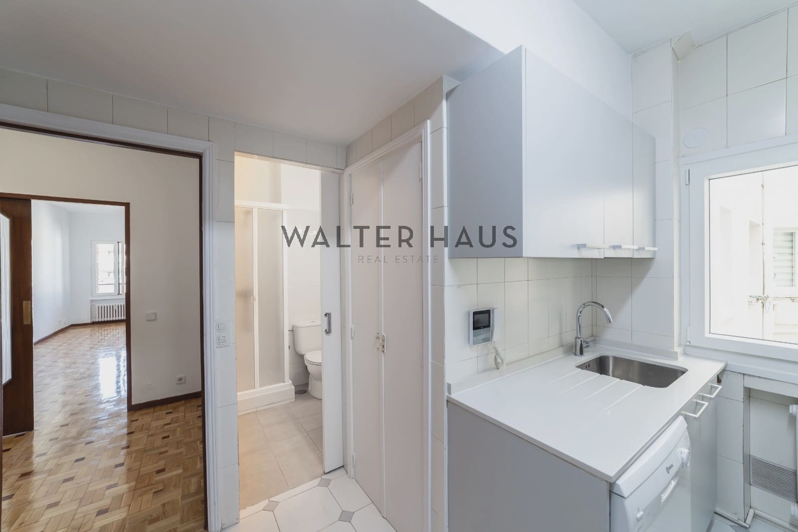 4 soveværelse Lejlighed til salg i Madrid by - € 965.000 (Ref: 9064713)