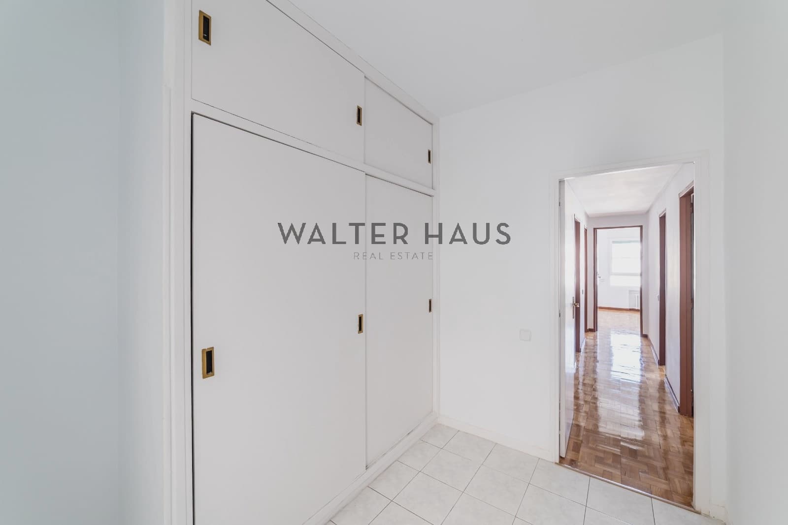 4 soveværelse Lejlighed til salg i Madrid by - € 965.000 (Ref: 9064713)