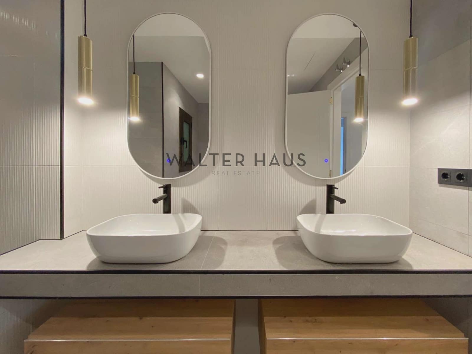 4 soveværelse Lejlighed til salg i Barcelona by - € 1.250.000 (Ref: 9085713)