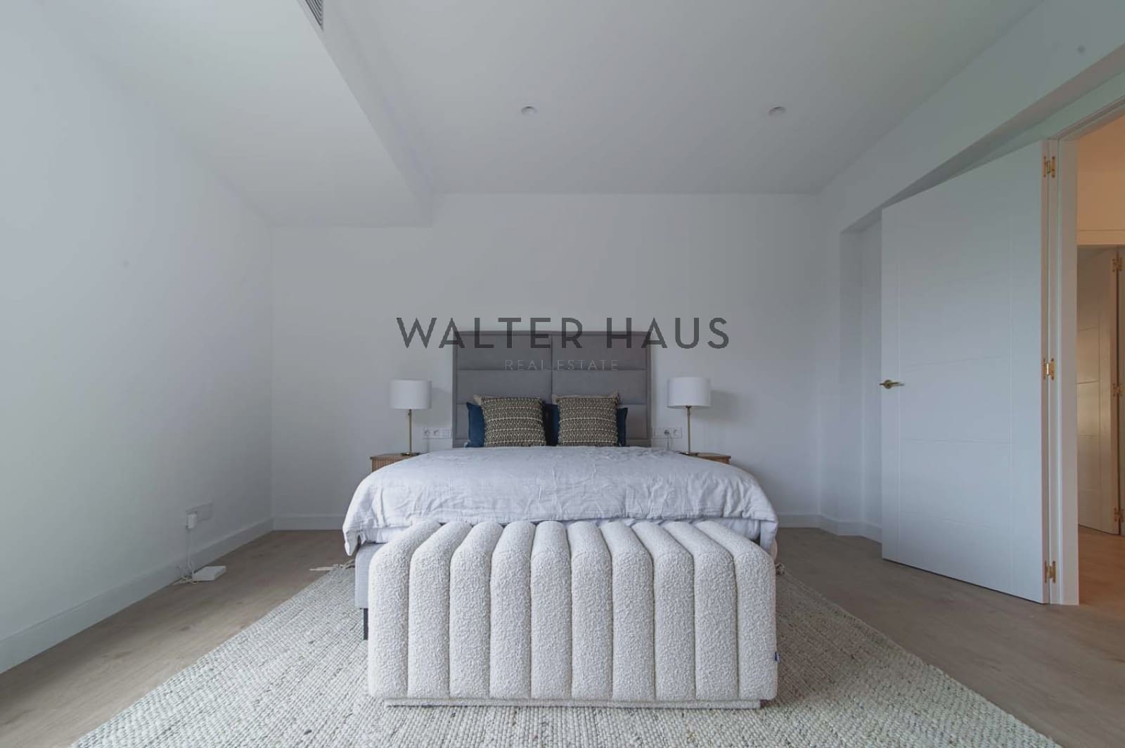 4 soveværelse Lejlighed til salg i Barcelona by - € 1.250.000 (Ref: 9085713)