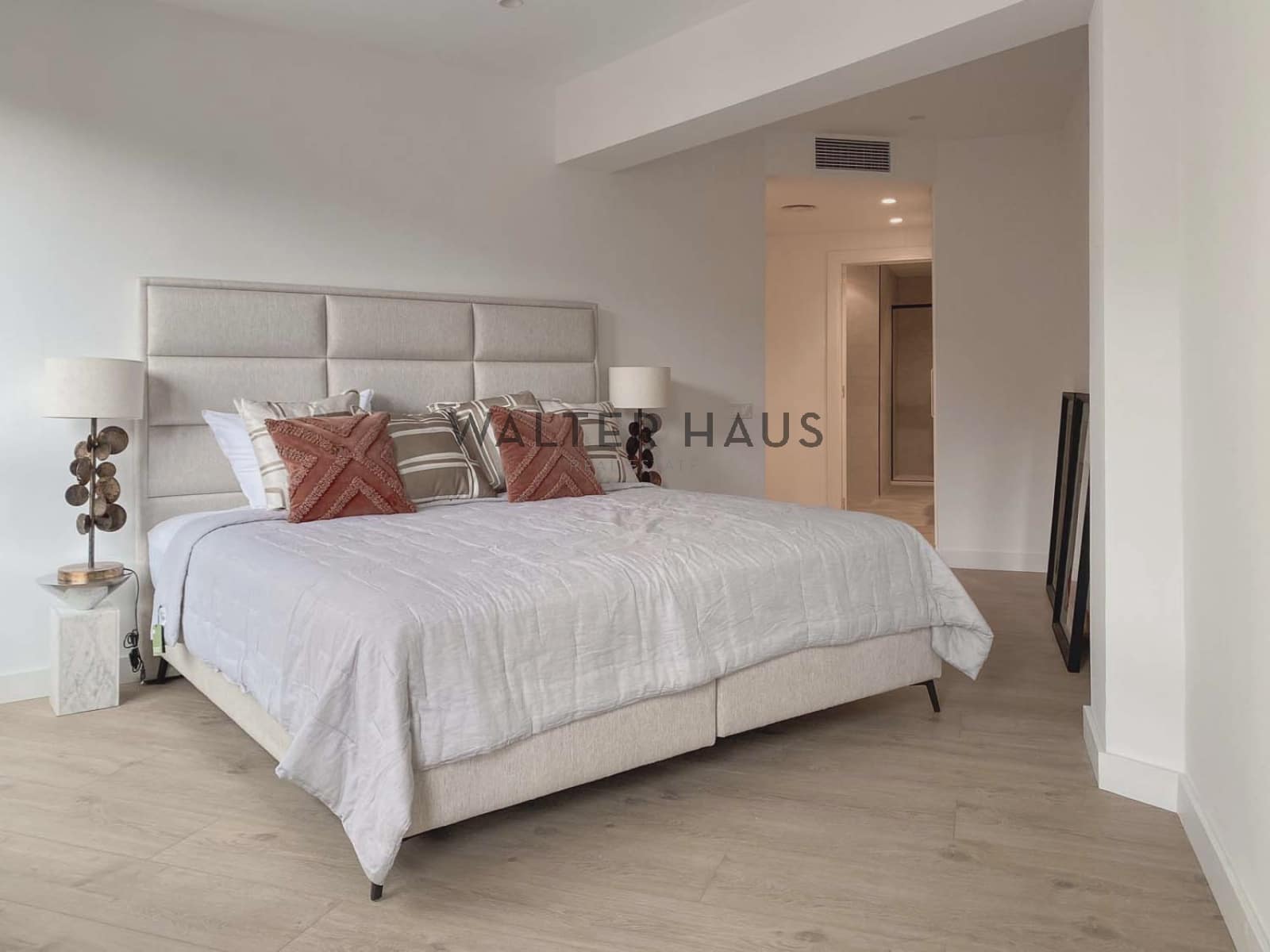 4 soveværelse Lejlighed til salg i Barcelona by - € 1.250.000 (Ref: 9085713)