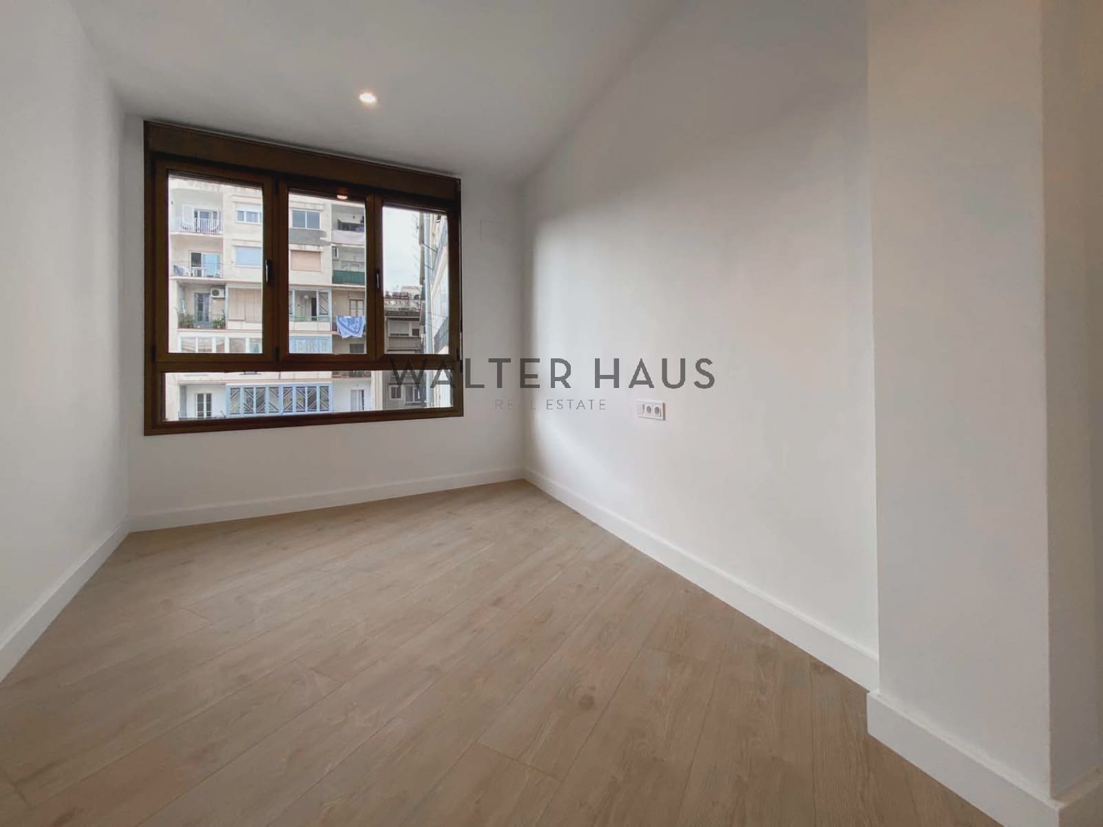 4 soveværelse Lejlighed til salg i Barcelona by - € 1.250.000 (Ref: 9085713)