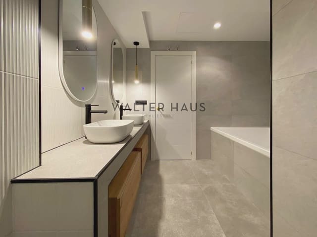 4 bedroom Flat for sale in La Dreta de L'Eixample, Barcelona city - € 1,250,000 (Ref: 9085713)