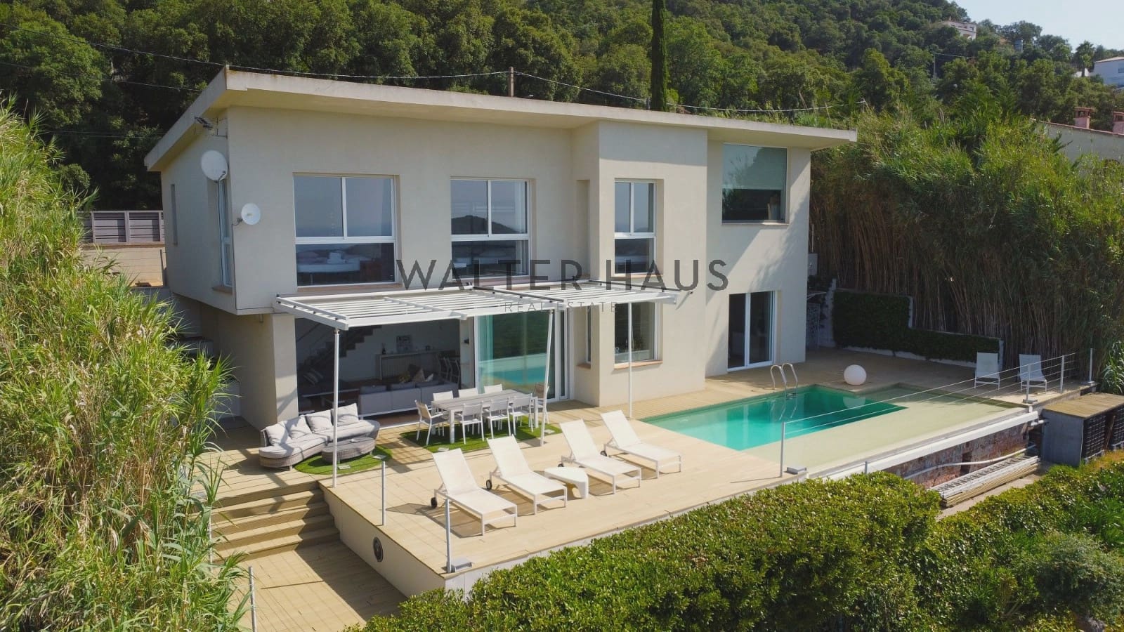 4 bedroom Villa for sale in Santa Cristina d'Aro - € 885,000 (Ref: 9087178)