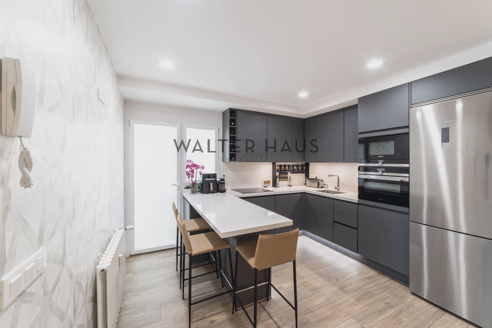 3 soveværelse Lejlighed til salg i Madrid by - € 1.220.000 (Ref: 9094491)