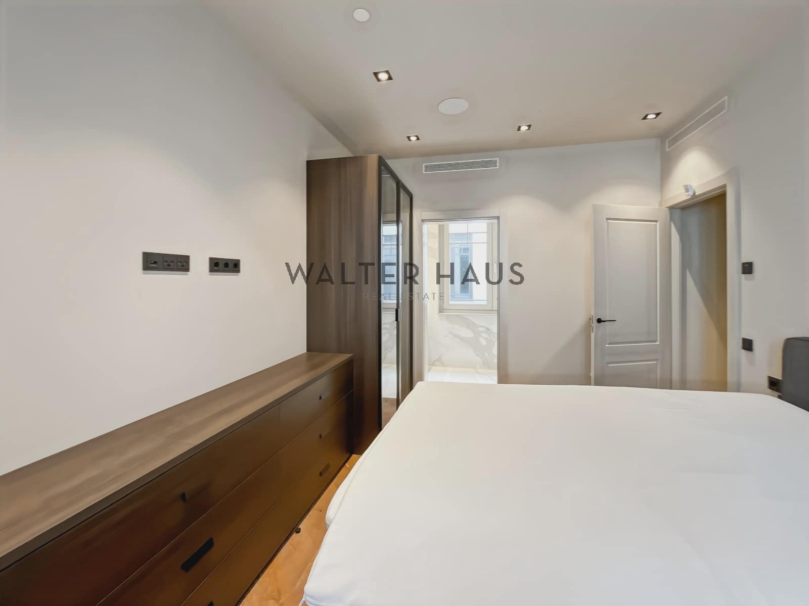 1 soveværelse Lejlighed til leje i Barcelona by - € 3.022 (Ref: 9097688)