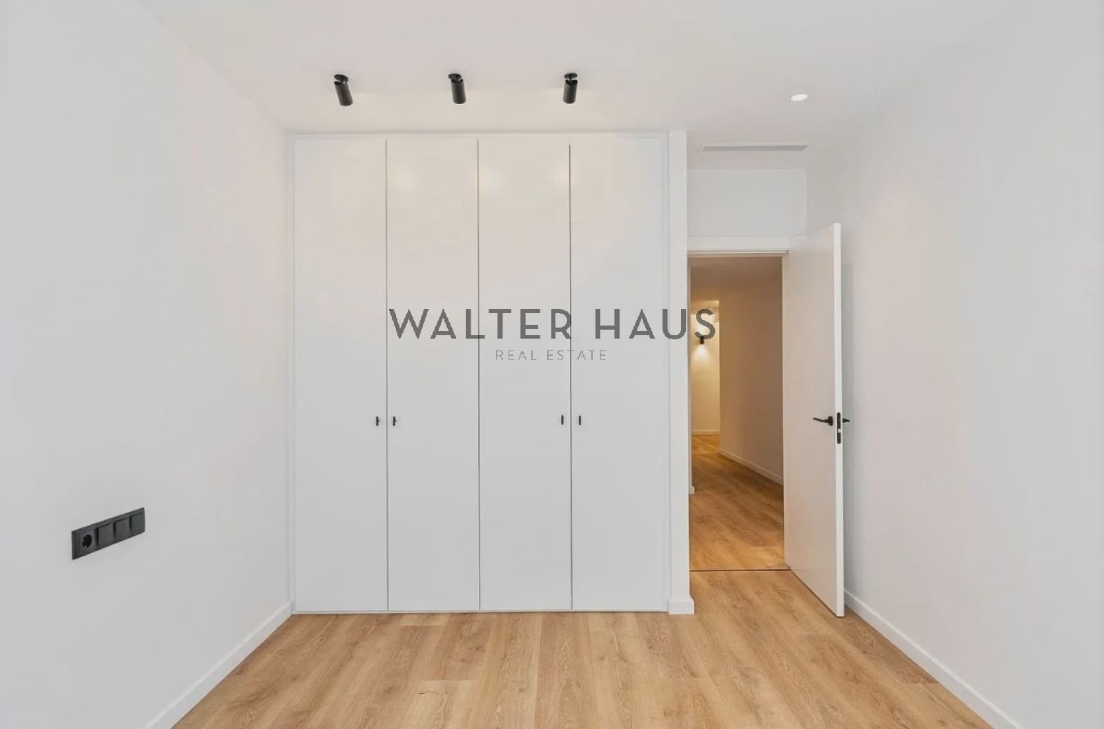 3 soveværelse Lejlighed til salg i Barcelona by - € 1.250.000 (Ref: 9101757)