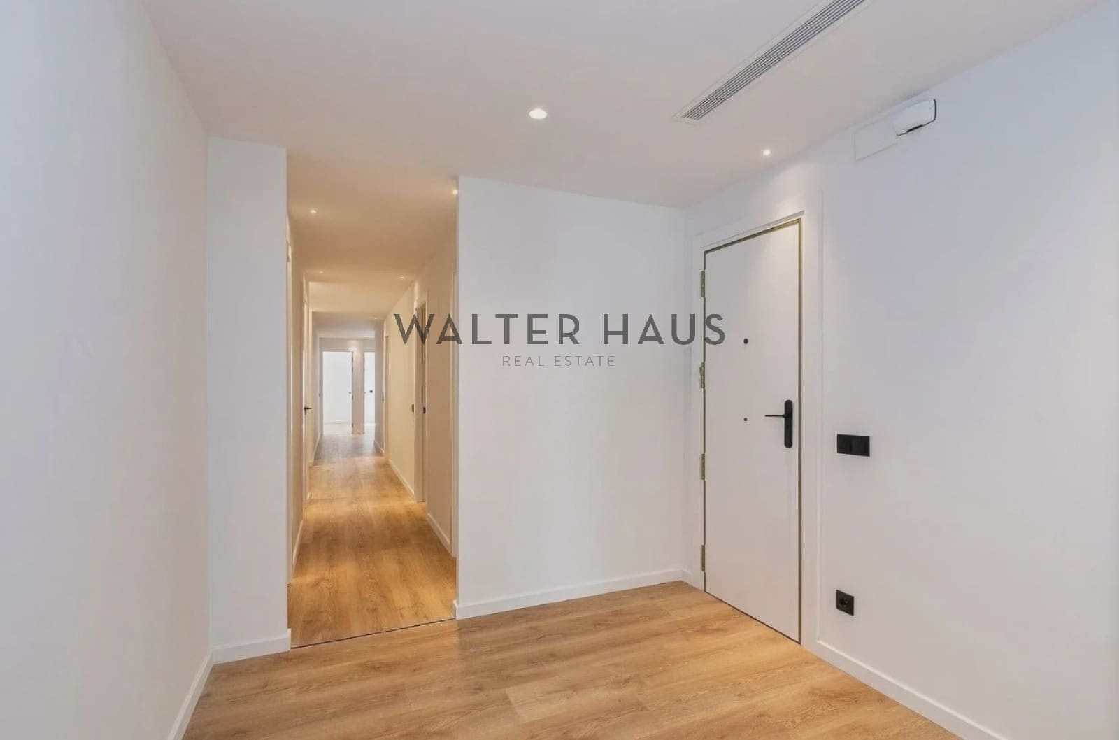 3 soveværelse Lejlighed til salg i Barcelona by - € 1.250.000 (Ref: 9101757)