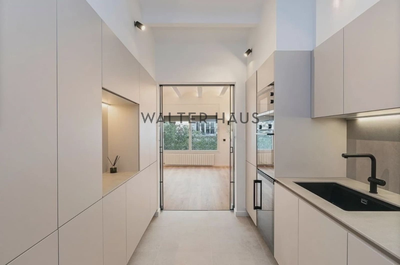 3 soveværelse Lejlighed til salg i Barcelona by - € 1.250.000 (Ref: 9101757)