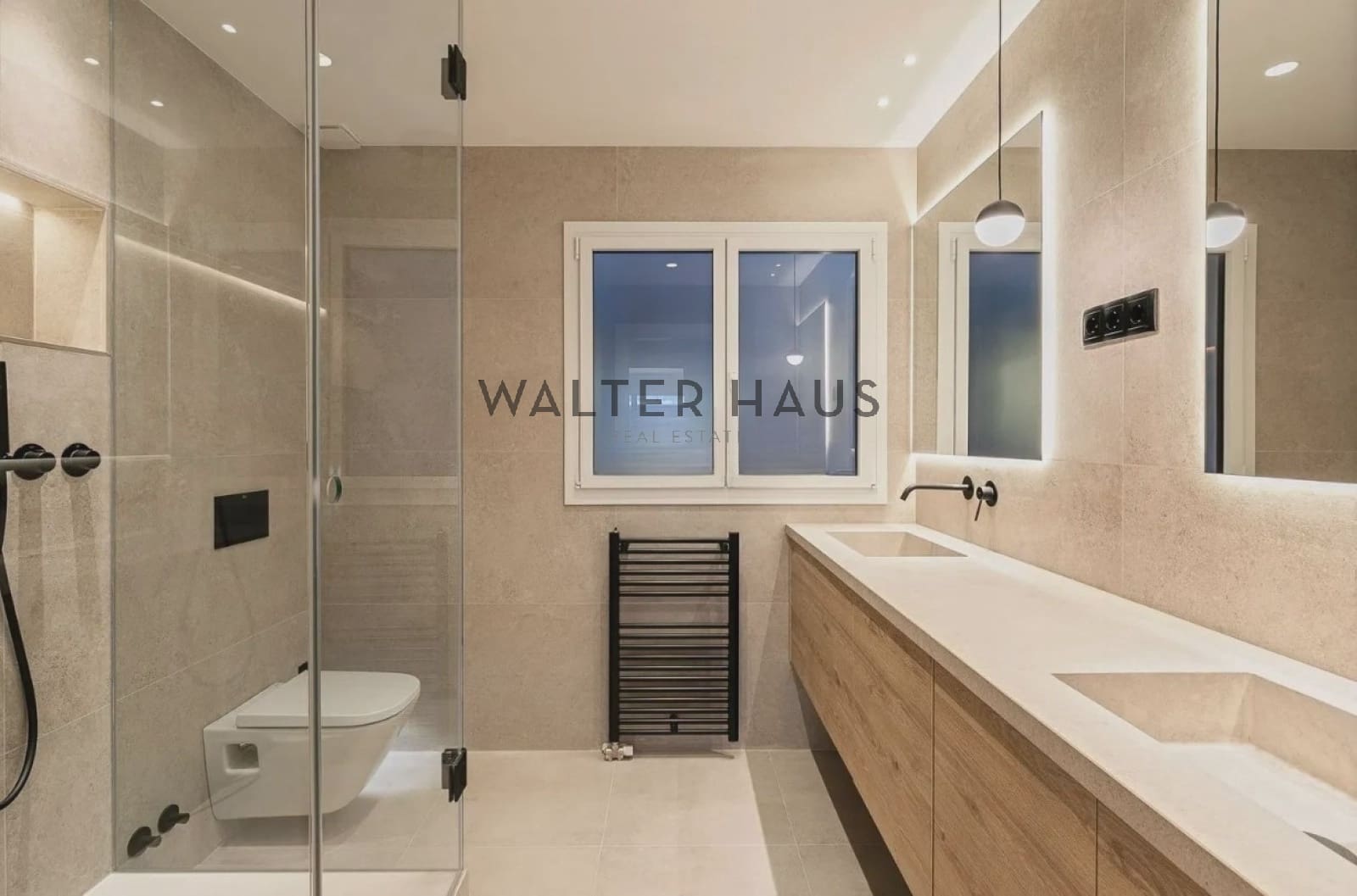 3 soveværelse Lejlighed til salg i Barcelona by - € 1.250.000 (Ref: 9101757)