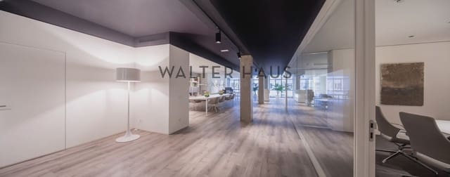 Office for sale in La Vila Olímpica del Poblenou, Barcelona city - € 675,000 (Ref: 9111044)