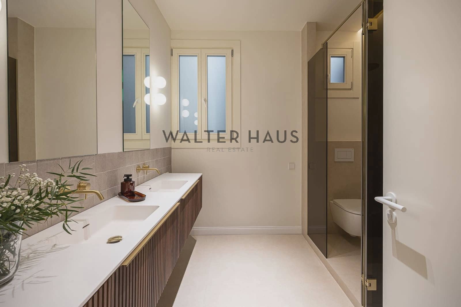 4 slaapkamer Flat te koop in Barcelona stad - € 1.985.000 (Ref: 9111612)