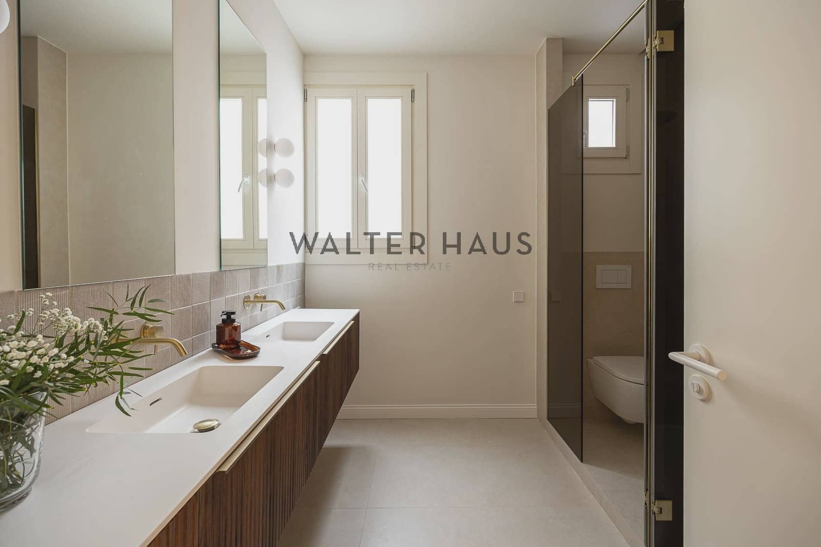 4 slaapkamer Flat te koop in Barcelona stad - € 1.985.000 (Ref: 9111612)