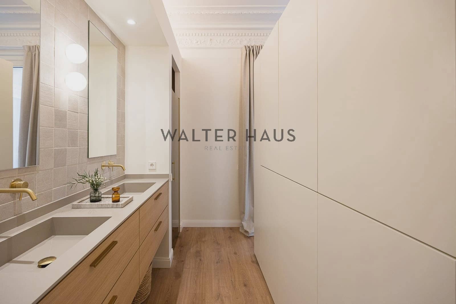 4 slaapkamer Flat te koop in Barcelona stad - € 1.985.000 (Ref: 9111612)