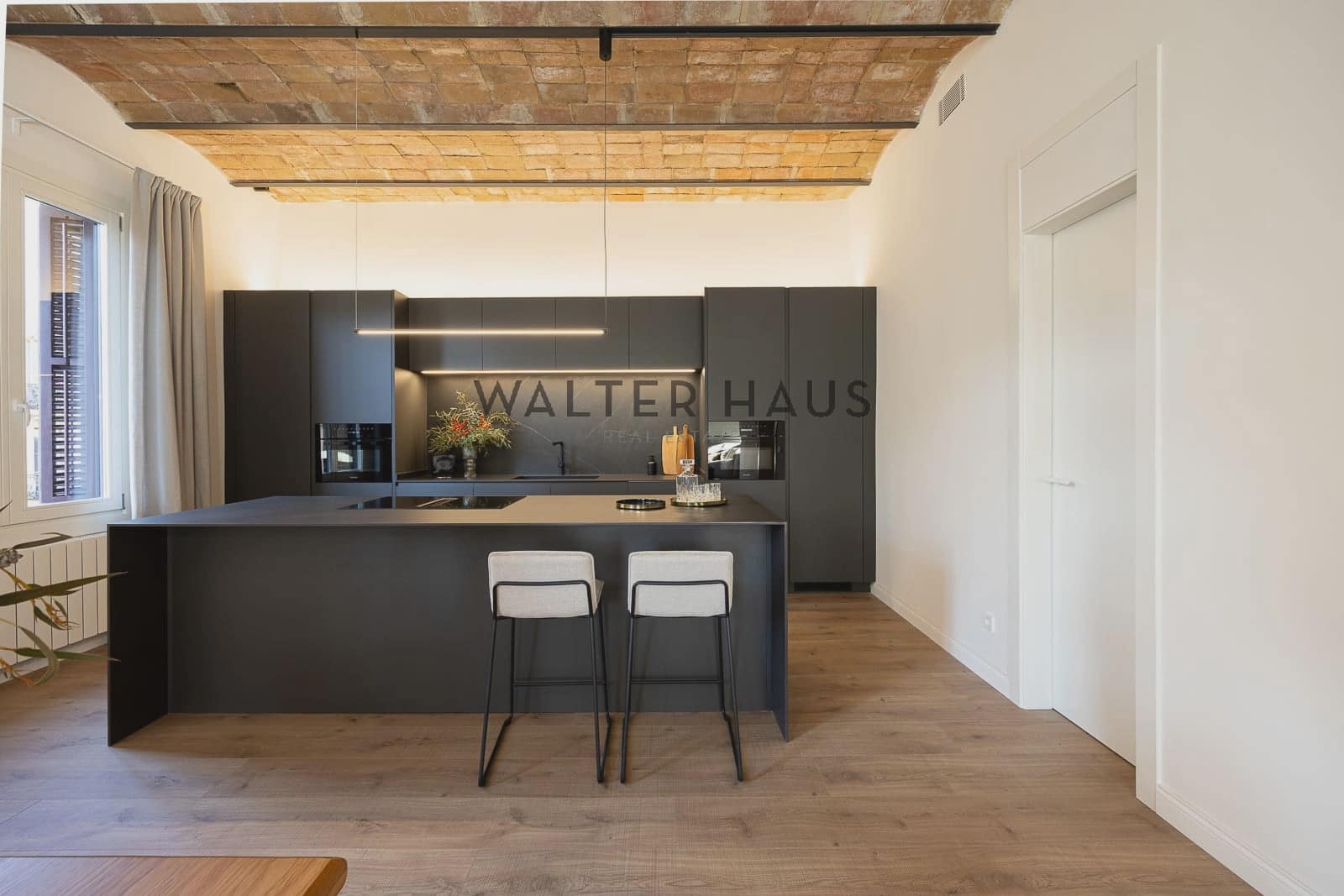 4 slaapkamer Flat te koop in Barcelona stad - € 1.985.000 (Ref: 9111612)