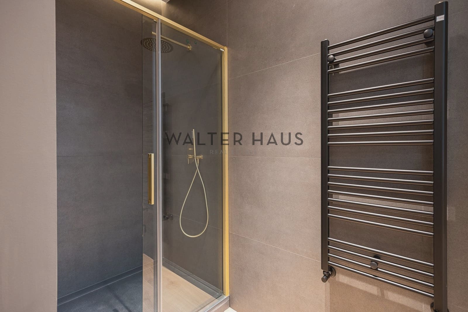 4 slaapkamer Flat te koop in Barcelona stad - € 1.985.000 (Ref: 9111612)